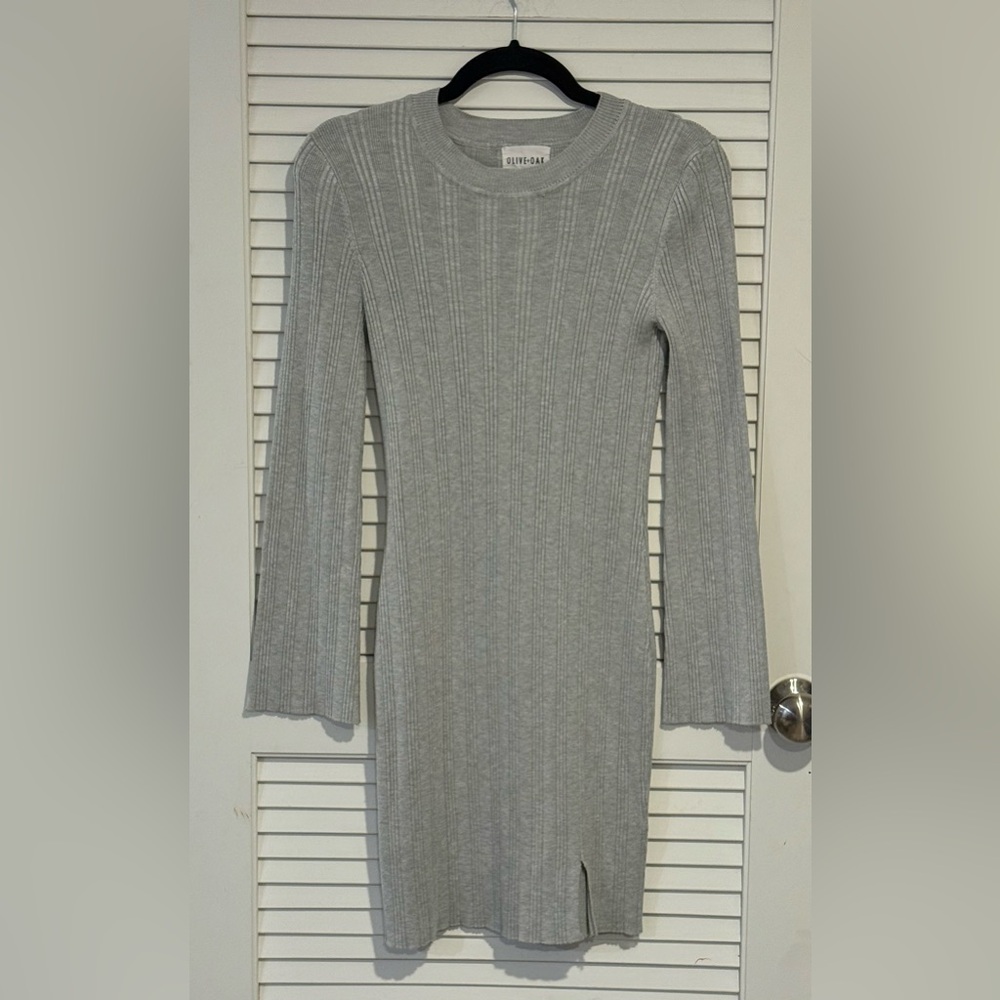 Elegant Gray Ribbed Knit Dress